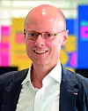 Dr. Thomas Endress ist Leiter von M-Trust und Executive Director bei Merck EMD Digital. Er verantwortet auf globaler Ebene das vorgestellte neuartige digitale Plattformgeschäft von Merck. Bevor er 2015 zur Merck Gruppe in die Konzernstrategie wechselte, wo er die Konzern-Halbleitermaterialien- und China-Strategie definierte, war er in verschiedenen internationalen Management- und Strategiepositionen tätig. Er ist Physiko-Chemiker und wurde an der Universität München in Quantenoptik promoviert.